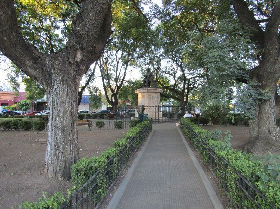 Plaza Esteban Adrogué