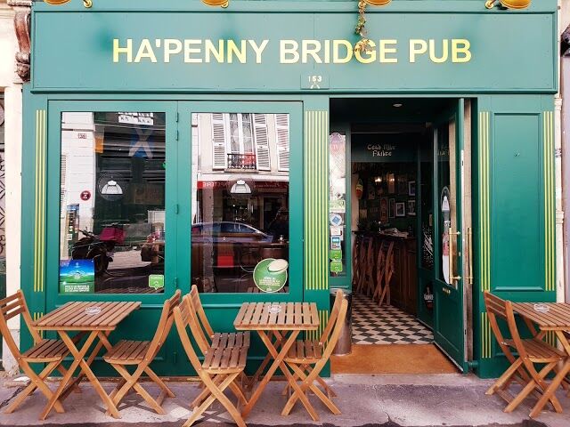 Ha'Penny Bridge Pub