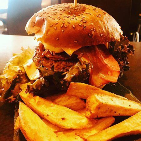 O Vermelhinho Food & Drinks