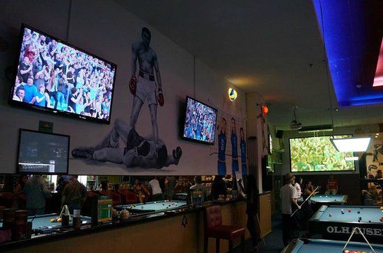 Breakers Sport Bar