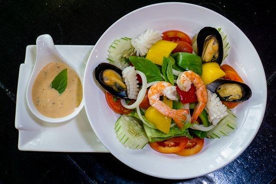 Charlie Bistro & Bar