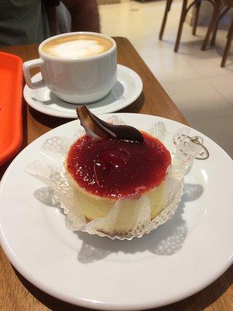 Confeitaria Rochelle Paes E Doces