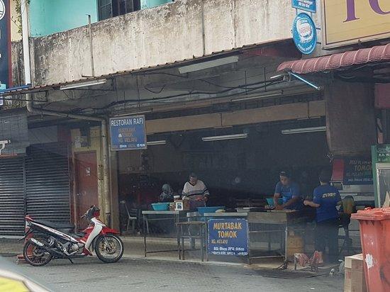 Restoran Rafi Murtabak Tomok
