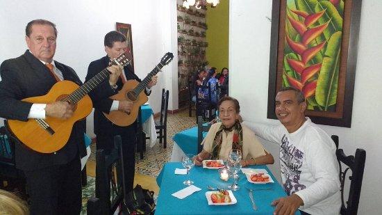 Yerbabuena e y Café Lounge