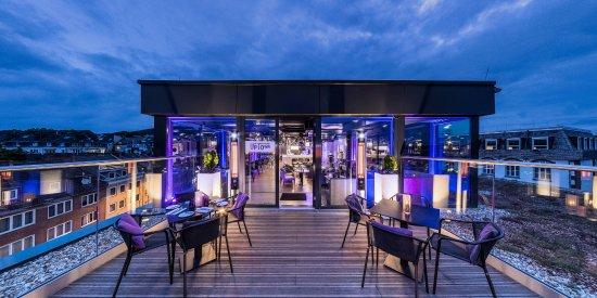 UPTOWN Sky Lounge & Restaurant