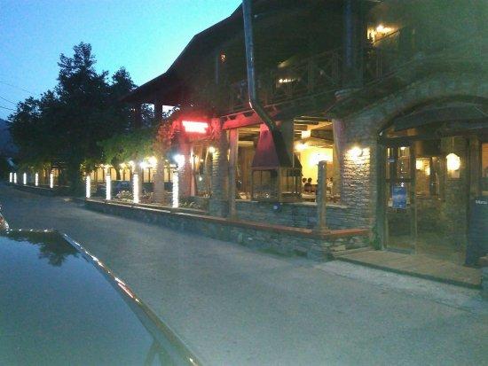 Paradosiako Estiatorio