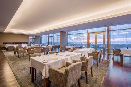 Moonlight Restaurant Bar