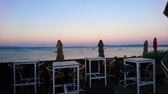 Les Pieds Dans L'Eau