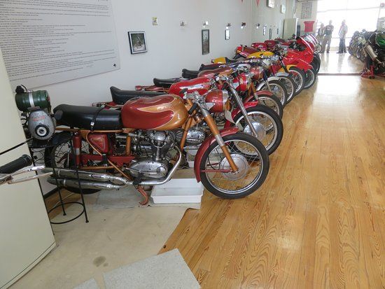 Cantanhede Classic & Vintage Private Motorcycle Garage