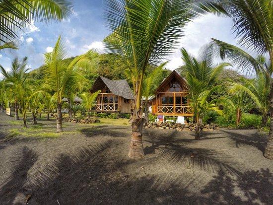 Boom Shiva Bungalows & Restaurant