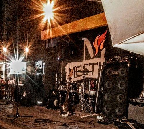 Mestiza Grill & Ribs