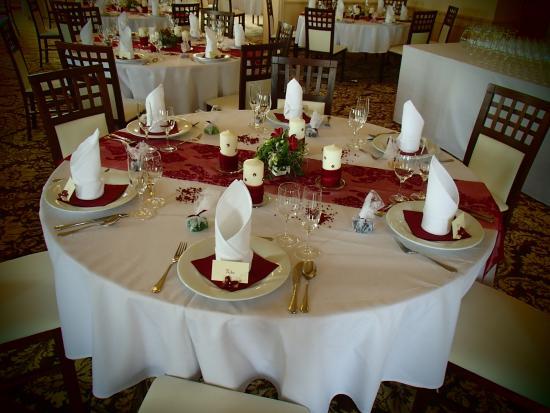 EA Zamecka Restaurace Hruba Skala