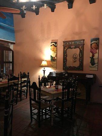 Maximos Restaurant Bar