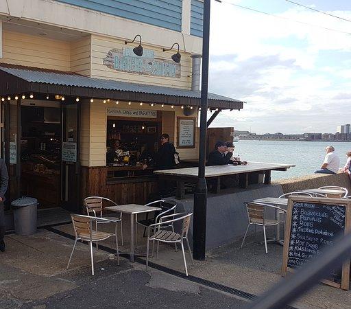 Beach Bakery & Cakery