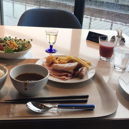 Captain's Grill and Bar