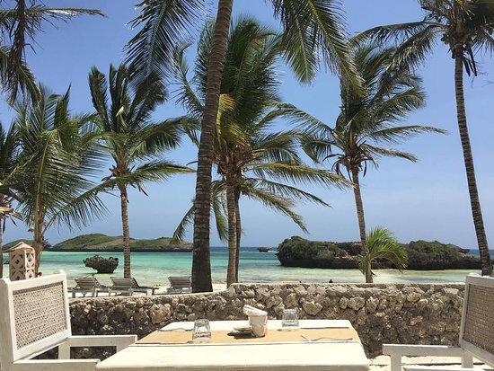 Maua Beach Club Restaurant & Pizzeria