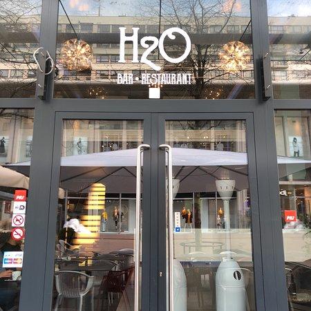 H2O Bar & Restaurant
