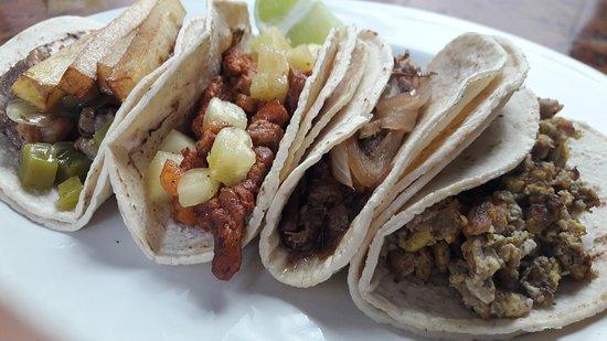 Tacos y Carnes Los Revolcados