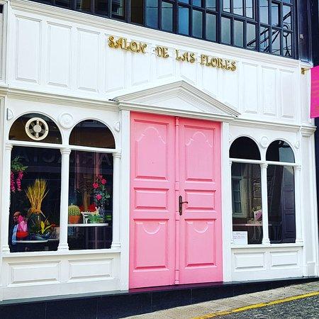 Salon De Las Flores