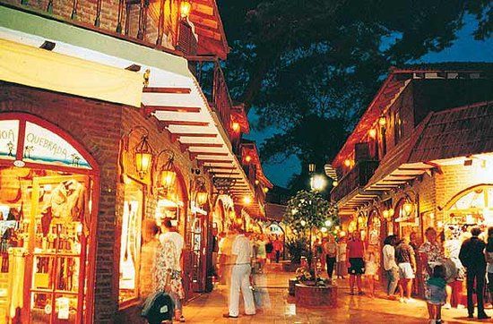 el Paseo De Los Artesanos