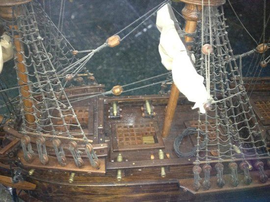 el Museo de los Naufragios y Tesoros