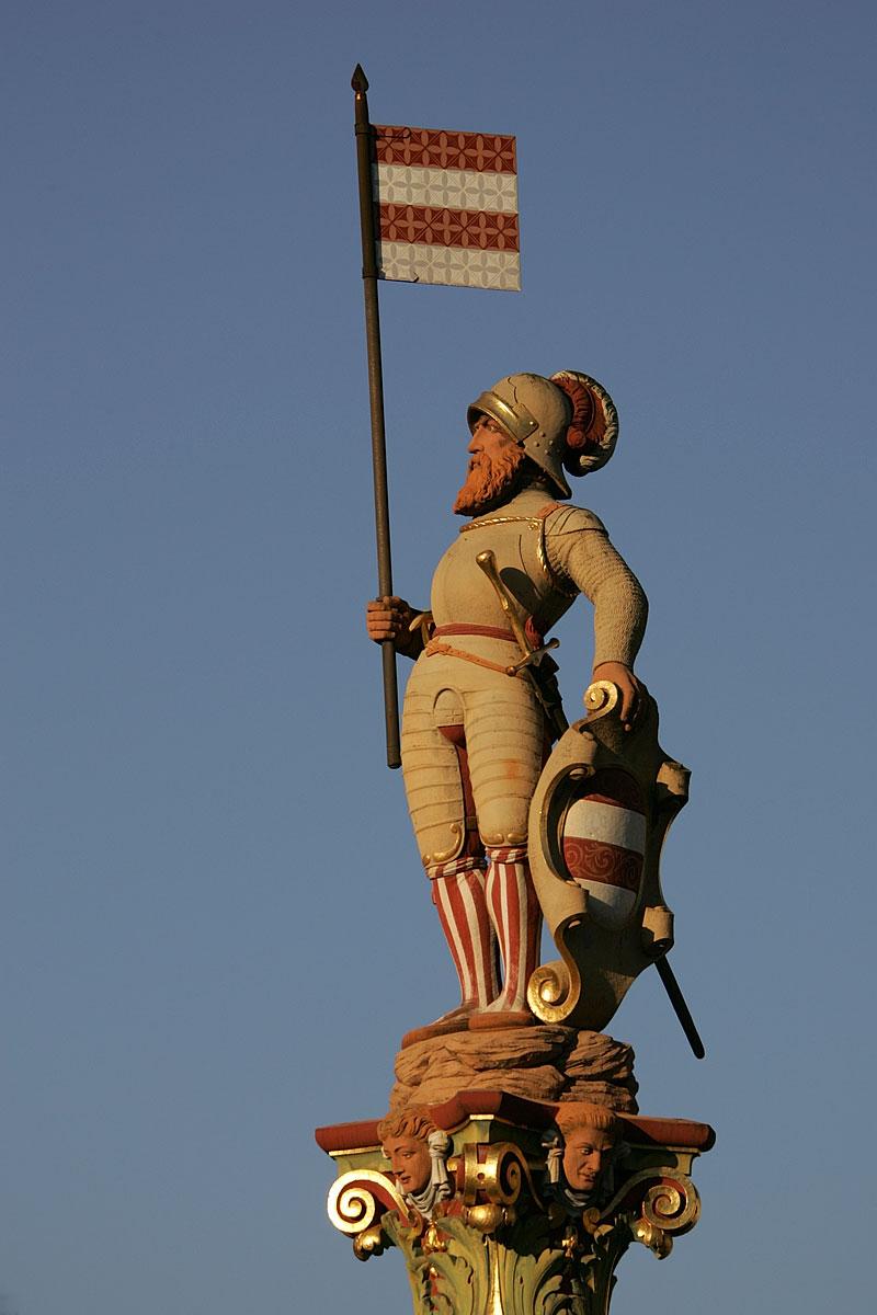 Niklaus Thut fountain