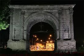 Arco de Augusto de Aosta