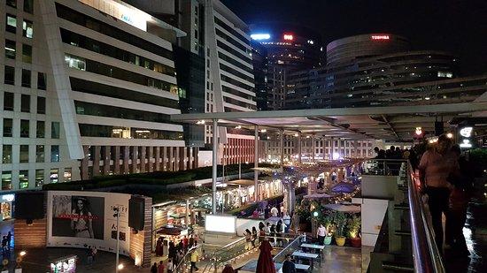 Centro Empresarial DLF CyberHub