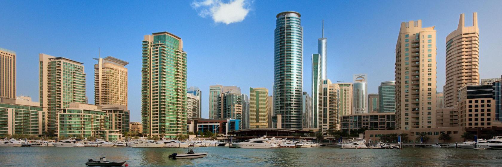 Paseo del complejo Jumeirah Lake Towers
