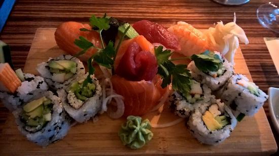 Bich Ngoc Sushi-Asia-Food