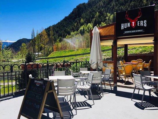 Hunters Sports Bar & Grill