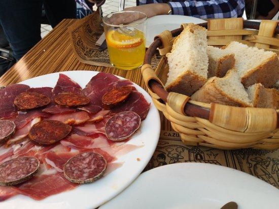 Tabierna Los Cazurros