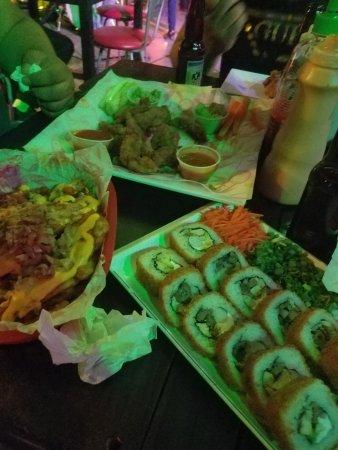 Que Rollo Sushi & Bar