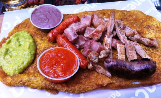 Patacones food and gallery