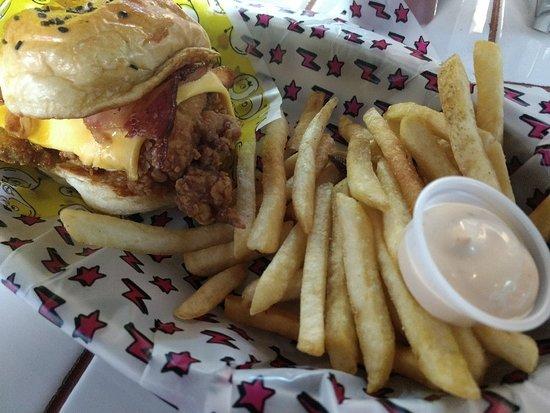 La Cosmica Polleria y Cerveceria