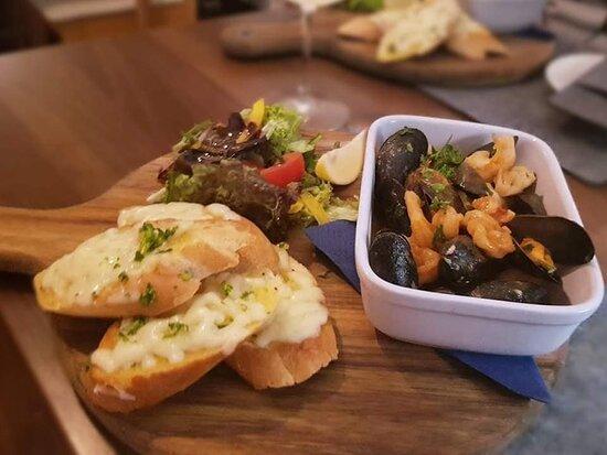 The Blue Leaf Restaurant & Pizzeria