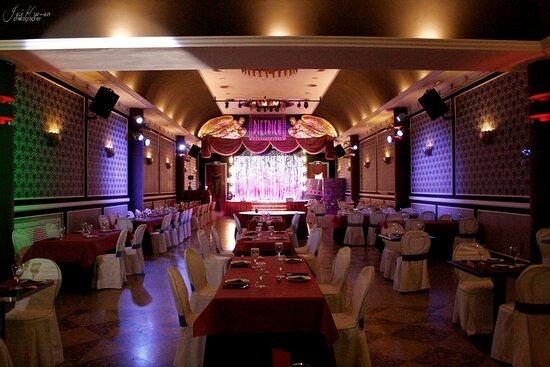 Sala Dietrich Restaurant Show