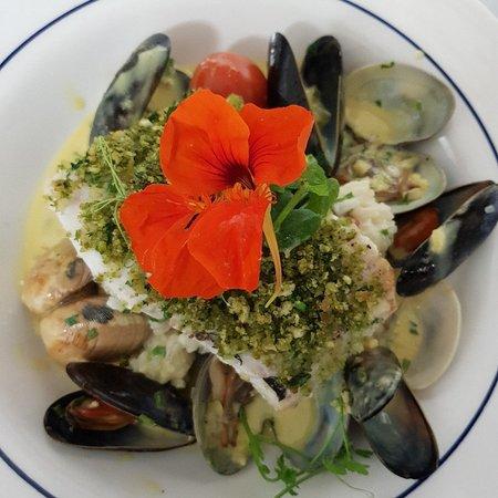 Ravi's Bar and Restaurant