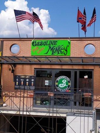 Gasoline Monkey Pub&Grill