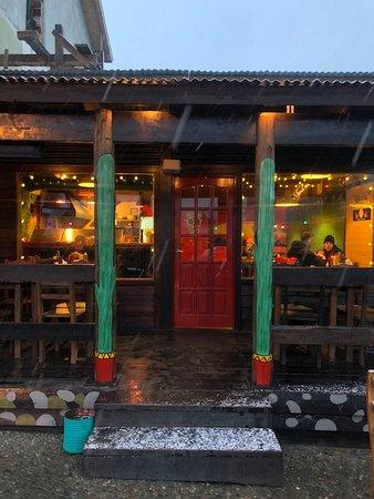 B&B Tacos y Burritos