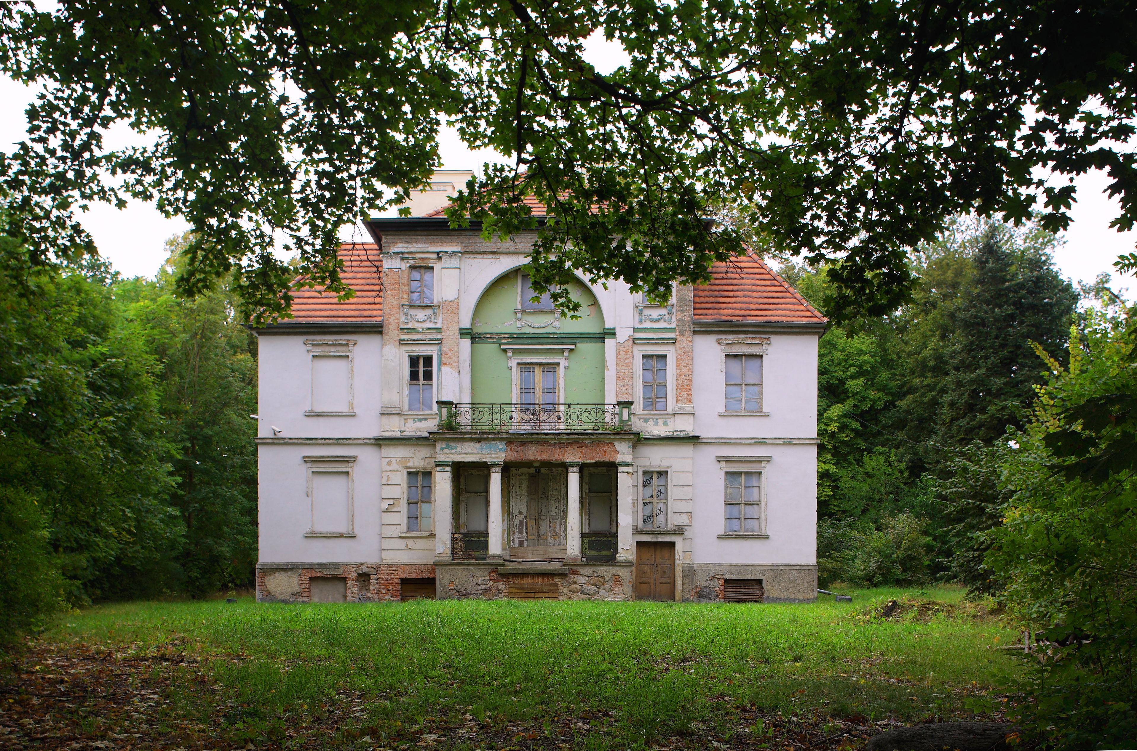 Old Palace in Lubniewice