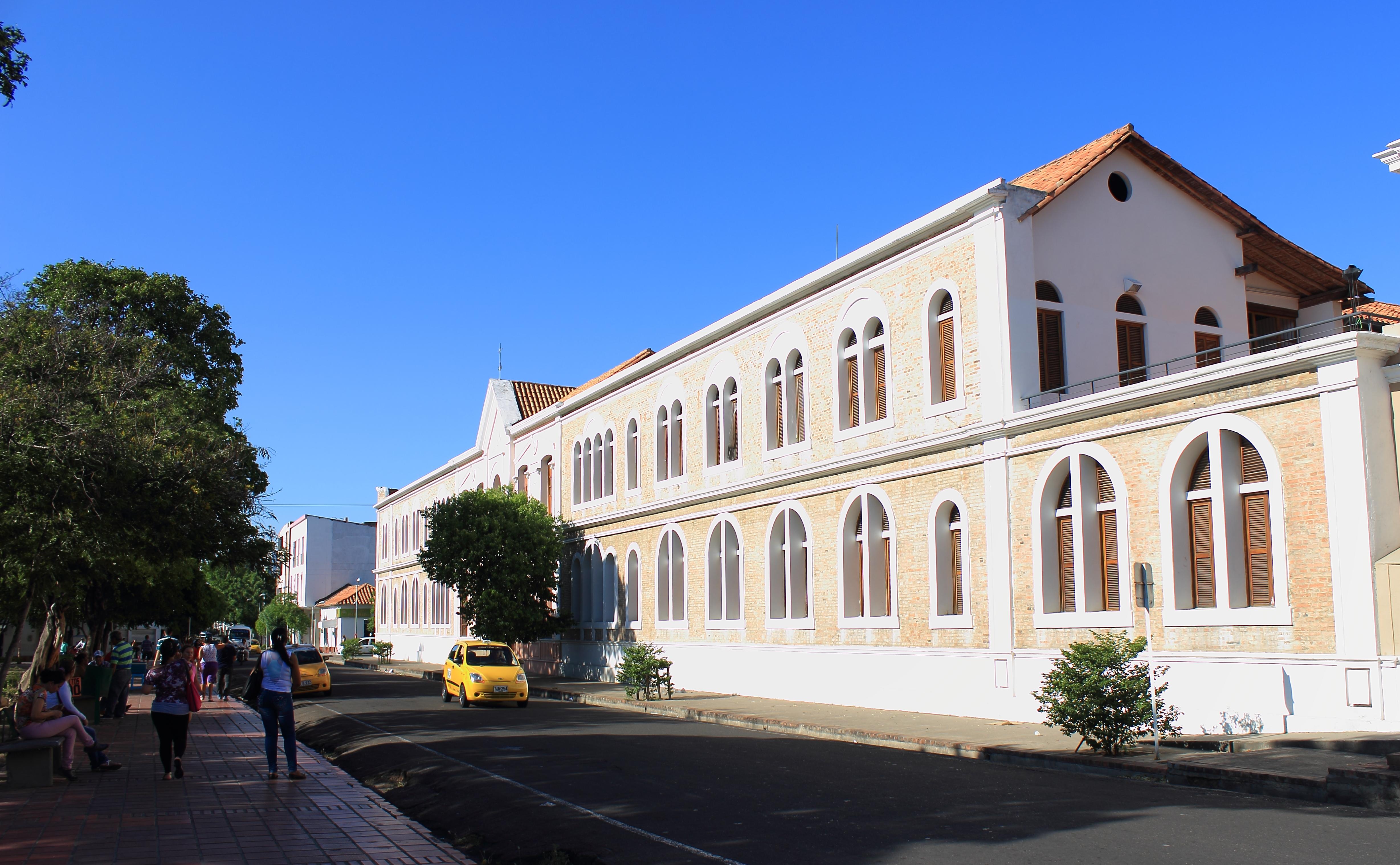 Biblioteca Pública Julio Pérez Ferrero