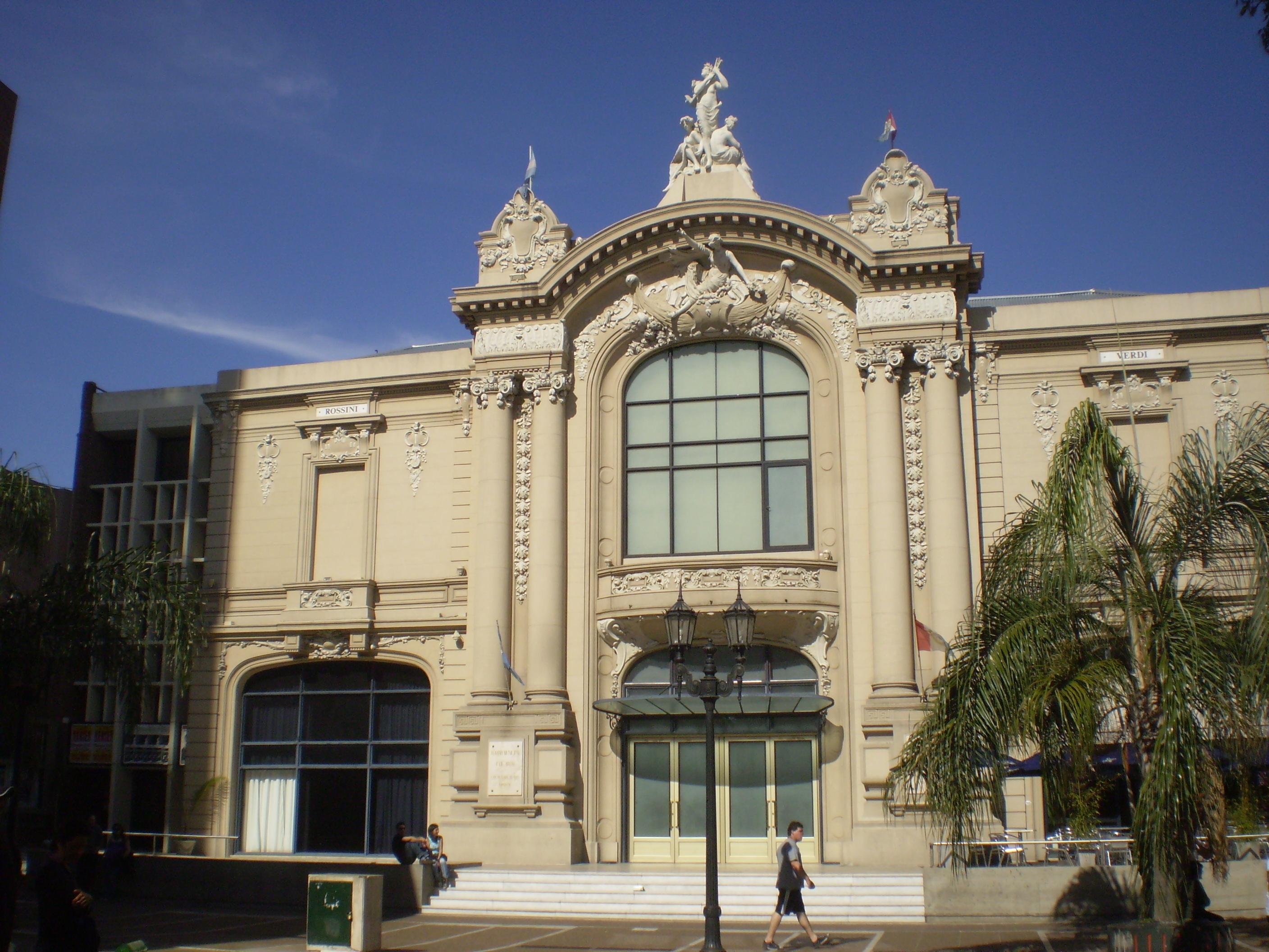 Teatro Municipal Primero de Mayo