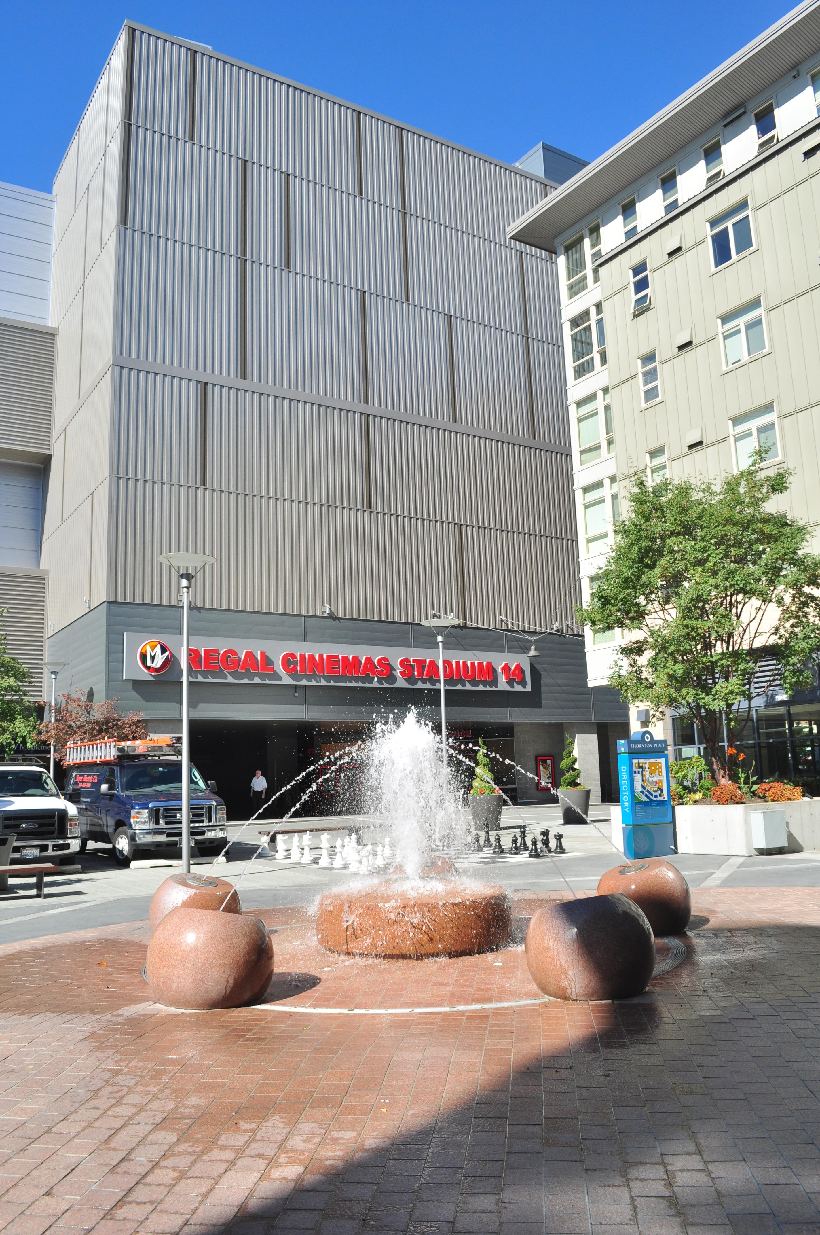 Regal Thornton Place 14