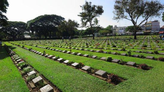 Cementerio de Guerra en Kanchanaburi