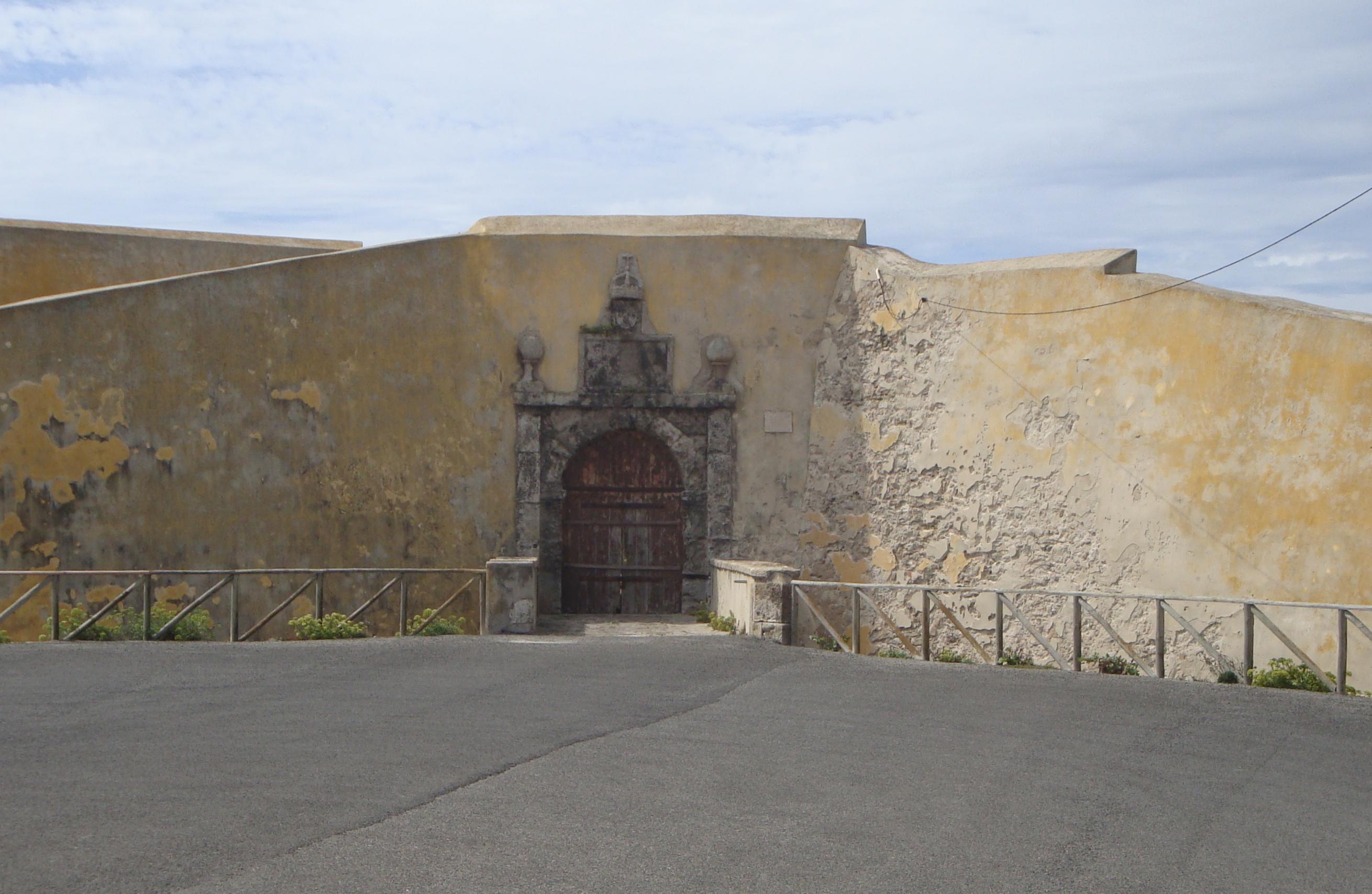 Fortaleza da Praia da Consolacao