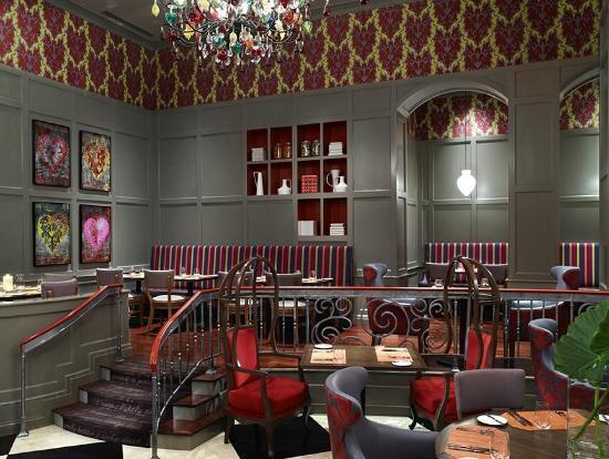 Southern Art & Bourbon Bar