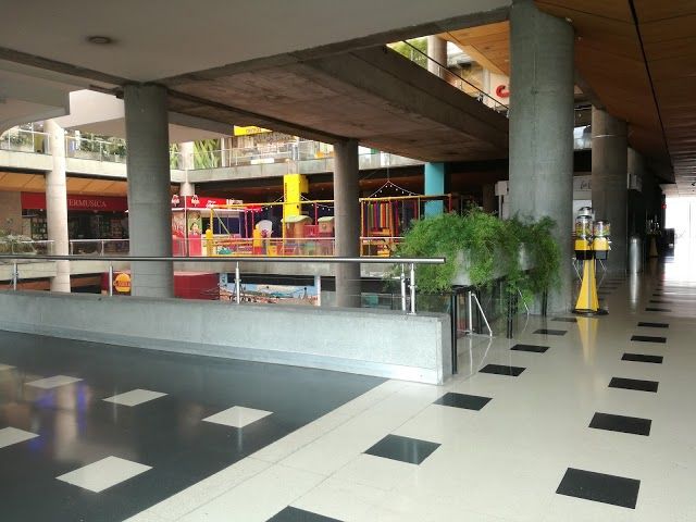 Centro Comercial Cable Plaza