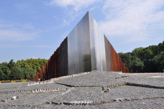 Memorial to the 1956 Hungarian Revolution and War of Independence