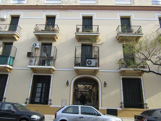 Casa Amarilla
